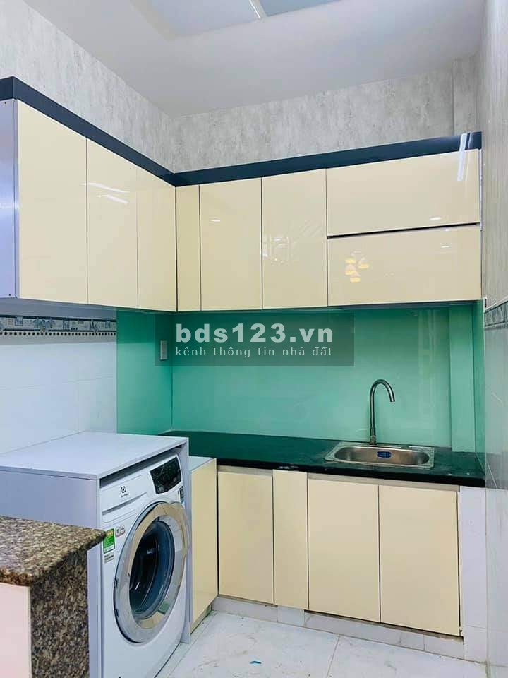 Bán nhanh căn nhà bên Hưng Long Bình Chánh, cách chợ và trường học tầm 1 km SHR