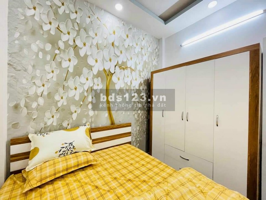 Bán nhanh căn nhà bên Hưng Long Bình Chánh, cách chợ và trường học tầm 1 km SHR
