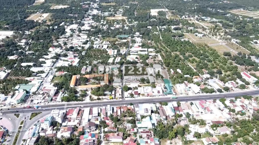 Đất nền thổ cư gần trung tâm huyện ,gần đầm thủy triều giá đầu tư