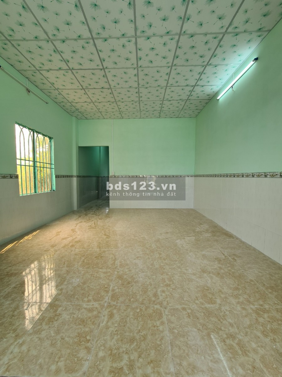 Tôi bán gấp nhà 1T1l 5 x 15, SHR 75m2, Hẻm 6m ngay chợ Bình Chánh, giá 800tr