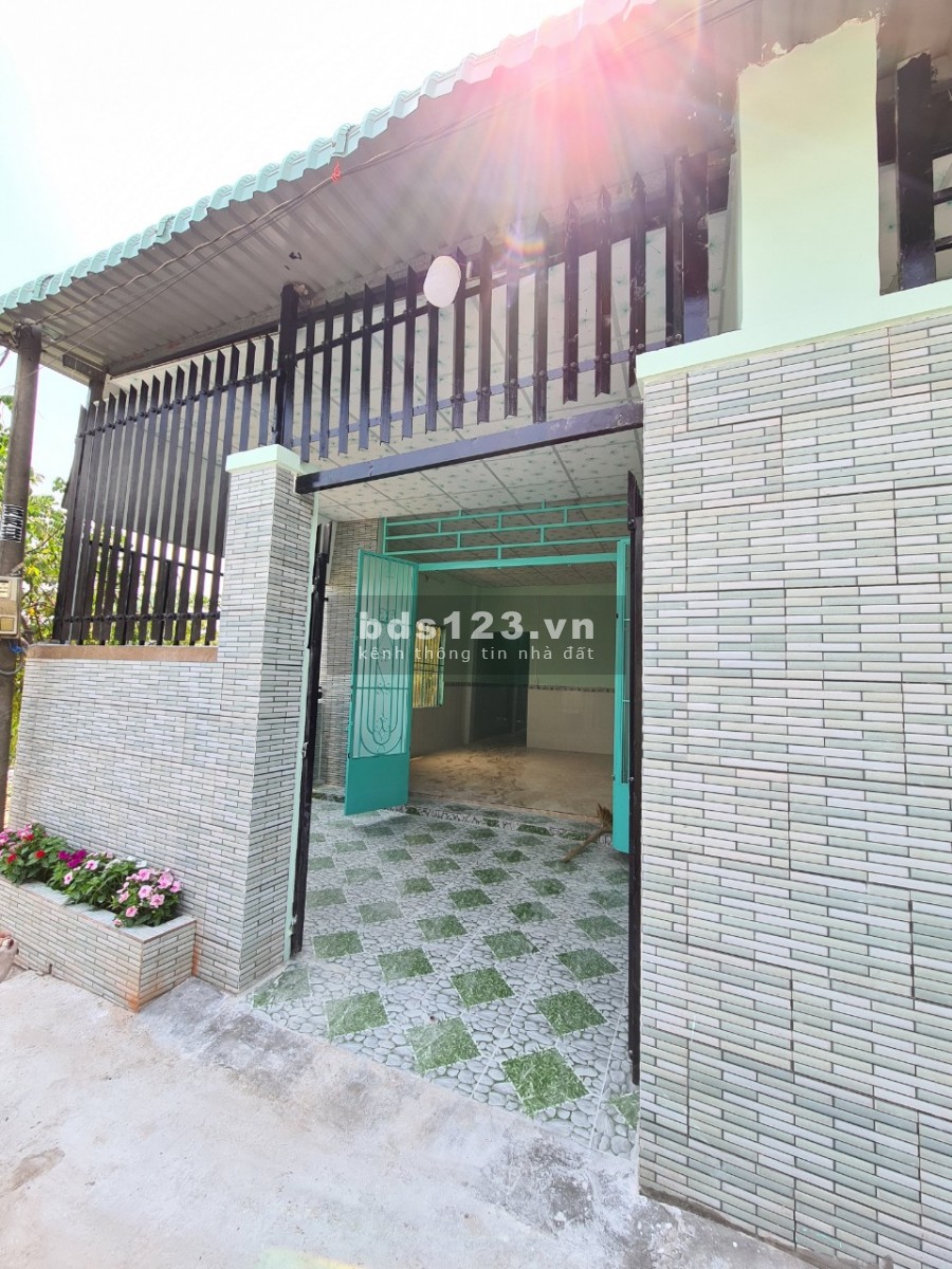 Tôi bán gấp nhà 1T1l 5 x 15, SHR 75m2, Hẻm 6m ngay chợ Bình Chánh, giá 800tr