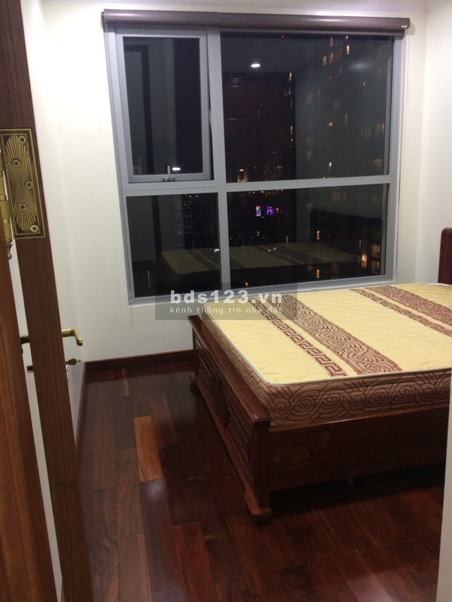 Vinhomes Gardenia 3PN full nội thất giá 17tr.Hướng ĐN view bể bơi.Lh:0974310600