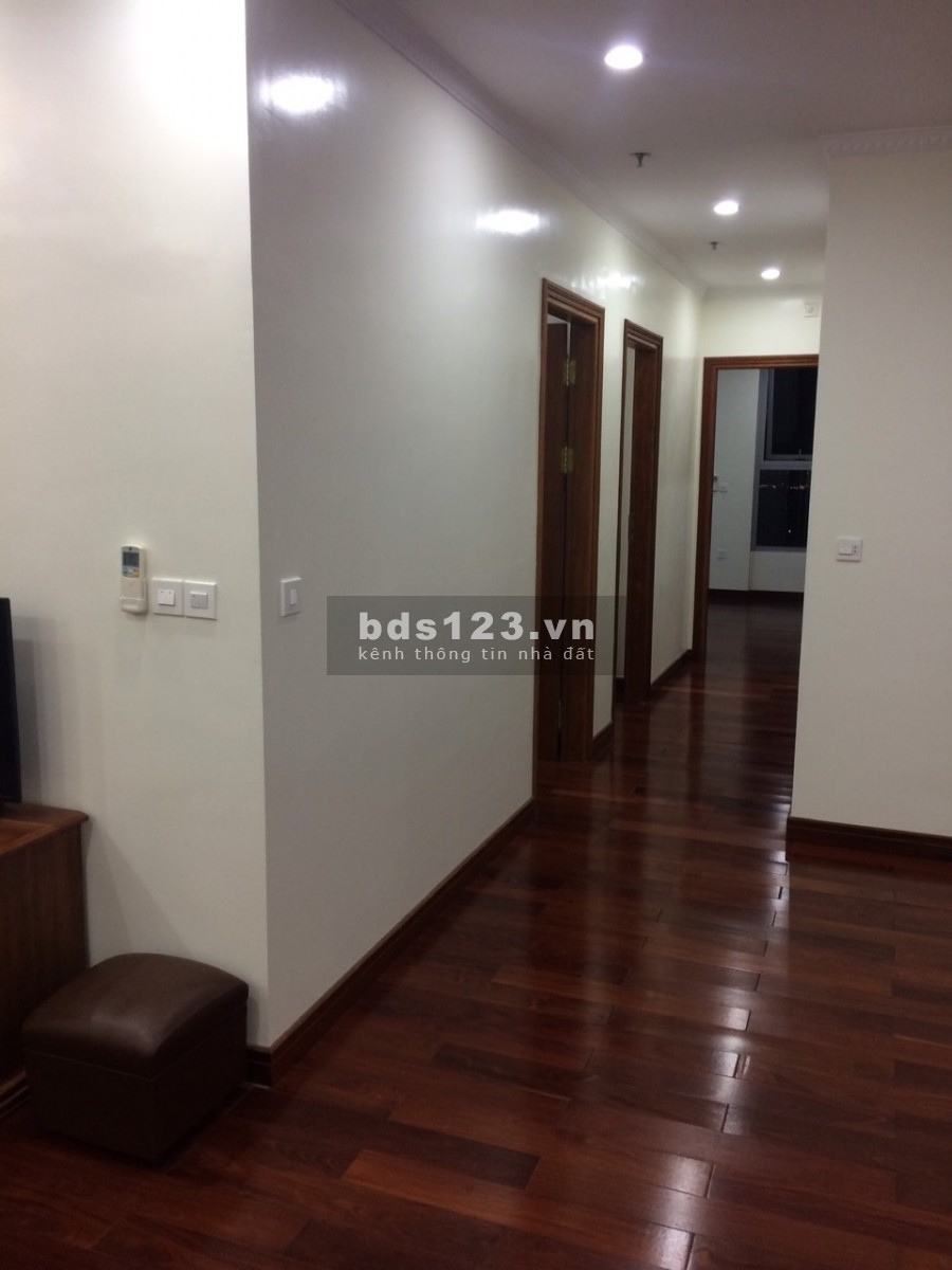 Vinhomes Gardenia 3PN full nội thất giá 17tr.Hướng ĐN view bể bơi.Lh:0974310600