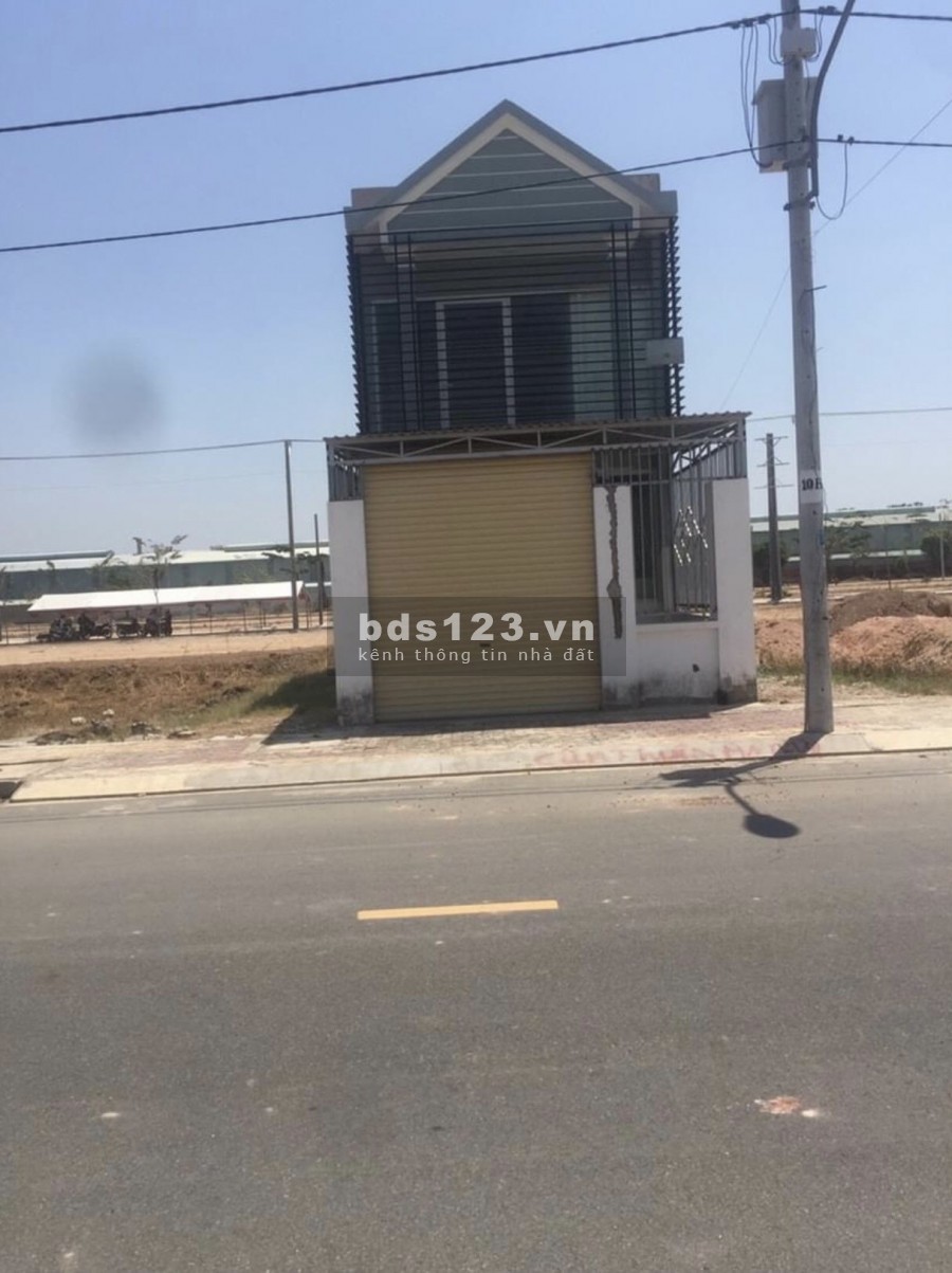 Cần tiền bán gấp lô đất thổ cư ngay chợ ở Bình Chánh 105m2