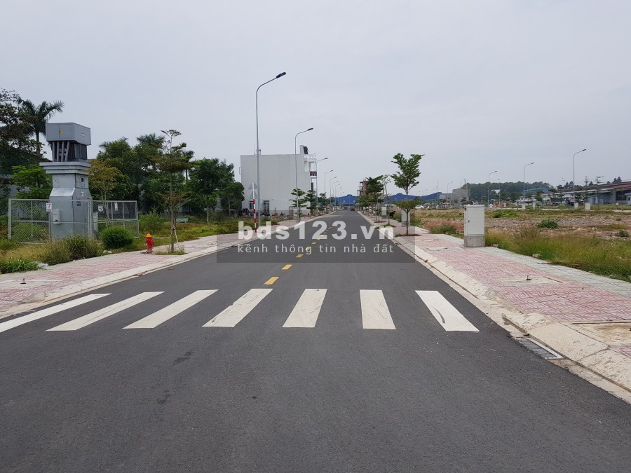 Cần bán gấp lô góc 2 mặt tiền ngay ngã tư miếu Ông Cù, giá chỉ 1ti6 đường rộng 13m