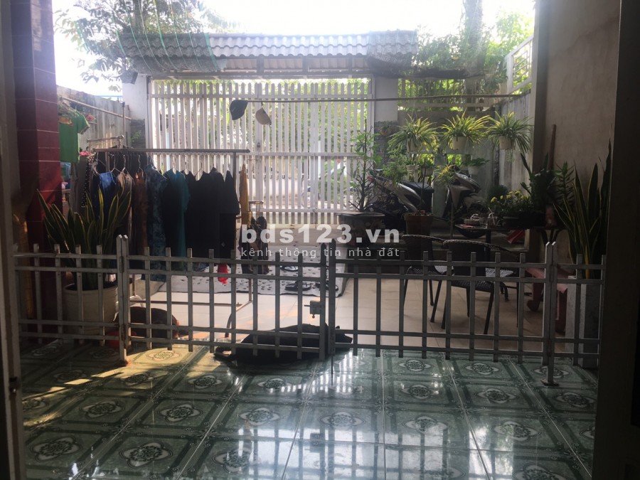 Kẹt tiền bán lỗ nhà MT Đường Trịnh Như Khuê Bình Chánh, 90m2 SHR, giá 1 tỷ