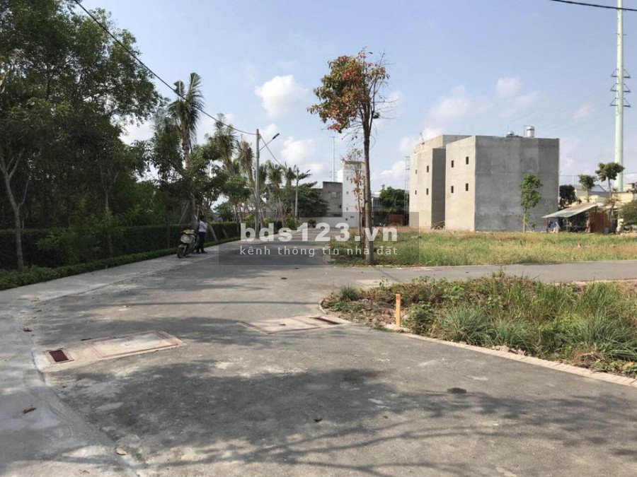 Cần Bán Đất Ngộp Đường Nguyễn Trung Trực Thị Trấn Bến Lức