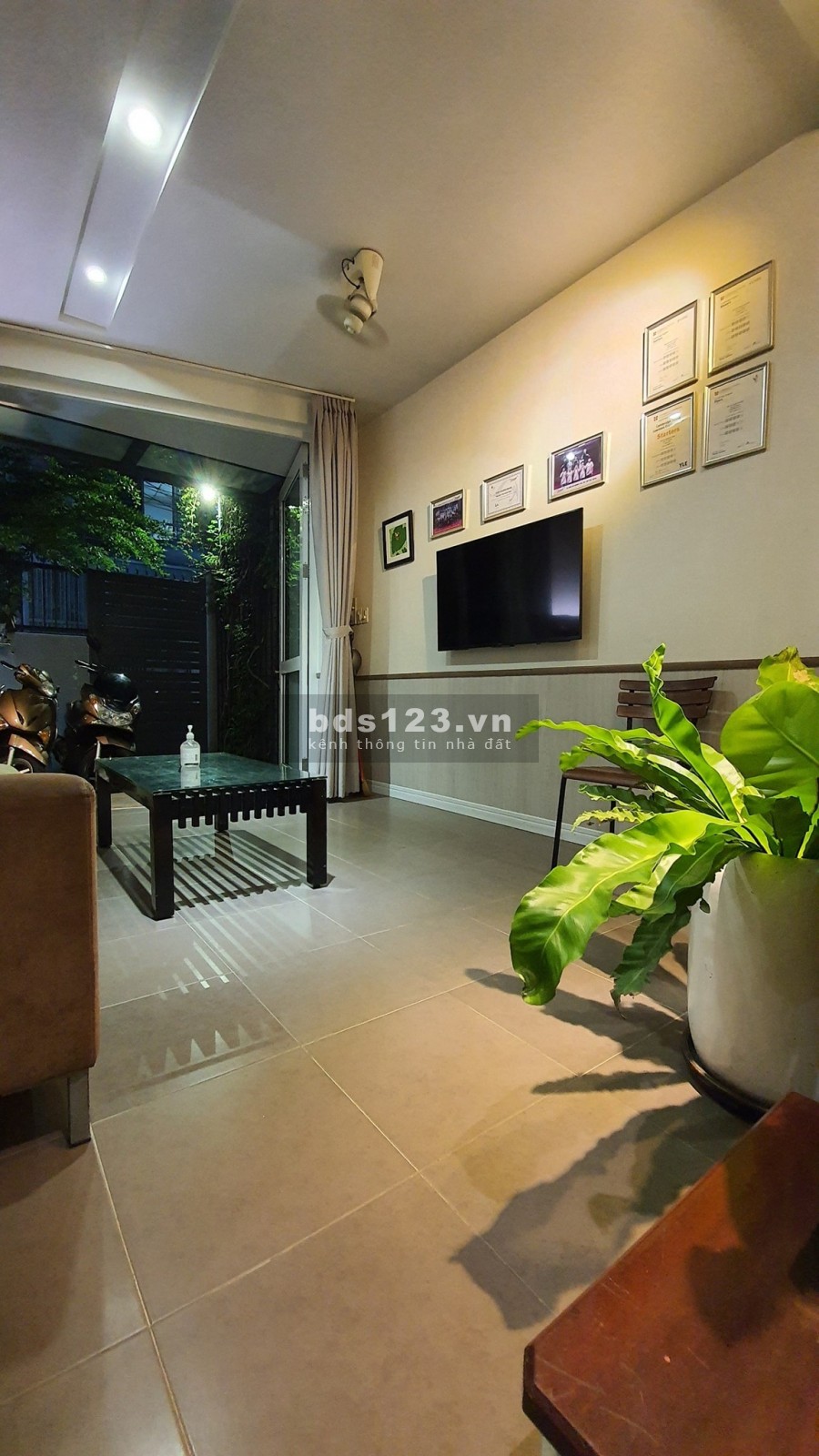 Nhà đẹp 68m2 gần chợ Phan Huy Ích Gò Vấp