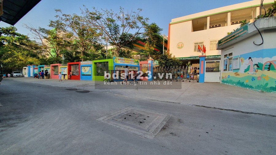 Nhà đẹp 68m2 gần chợ Phan Huy Ích Gò Vấp