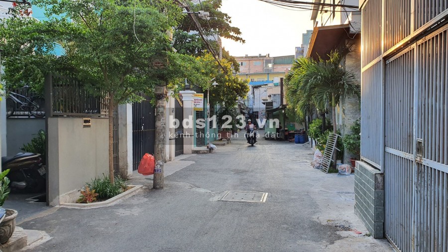 Nhà đẹp 68m2 gần chợ Phan Huy Ích Gò Vấp