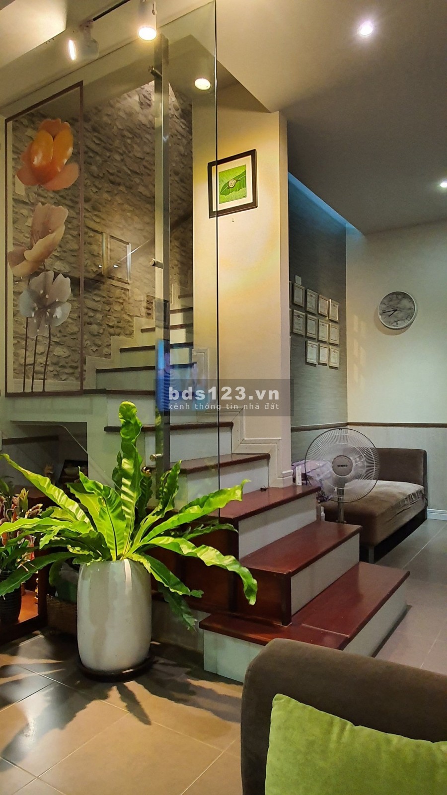 Nhà đẹp 68m2 gần chợ Phan Huy Ích Gò Vấp