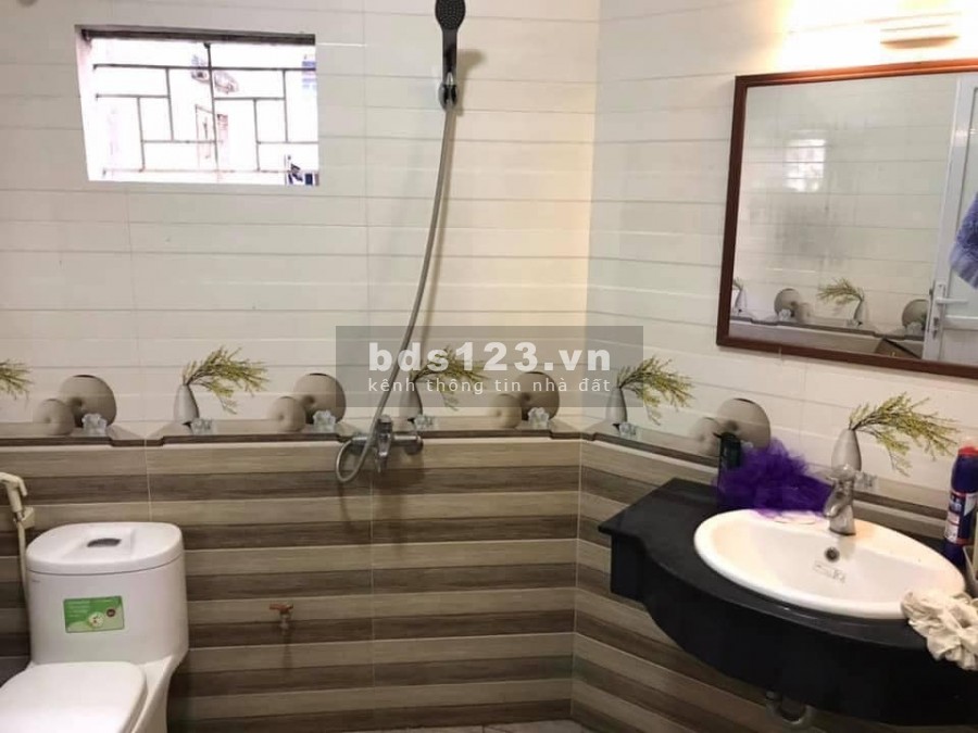 CHỦ NHÀ CẦN BÁN GẤP GẦN PHỐ TÔN ĐỨC THẮNG, 35m2 x 4 TẦNG, MT 3.3M, CHỈ NHỈNH 2 TỶ