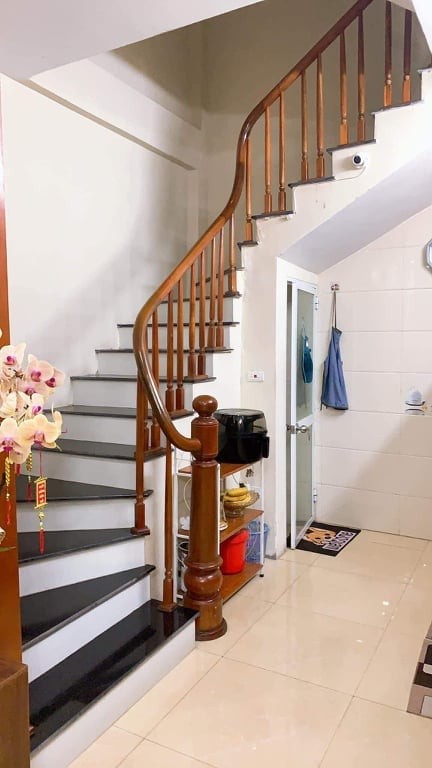Bán nhà chỉ cách phố Bạch Mai 20m, 31mx5T, nội thất VIP, giá 3.x Tỷ