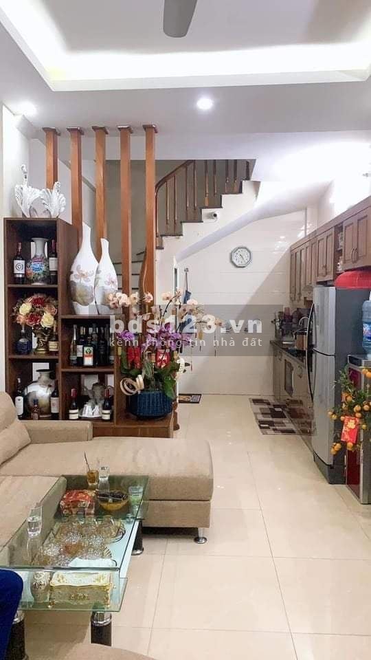 Bán nhà chỉ cách phố Bạch Mai 20m, 31mx5T, nội thất VIP, giá 3.x Tỷ