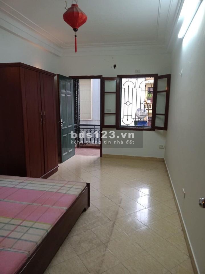 Bán Nhà Phố Hoa Bằng, chưa đến 4 tỷ ô tô đỗ cửa.