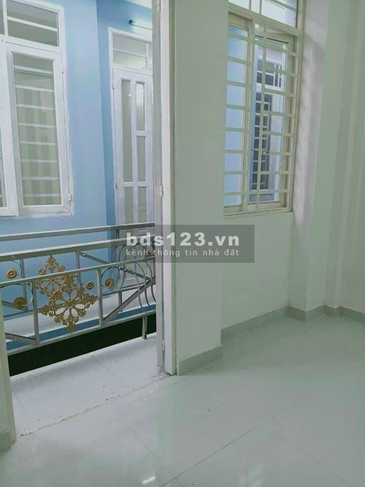 NHÀ 1 TRỆT 1 LẦU 35M2 - CÁCH CHỢ HIỆP THÀNH 300M
