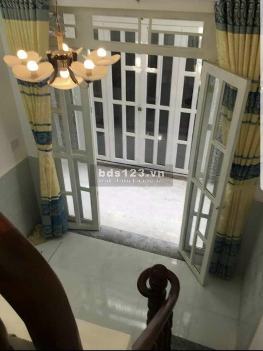 NHÀ 1 TRỆT 1 LẦU 35M2 - CÁCH CHỢ HIỆP THÀNH 300M