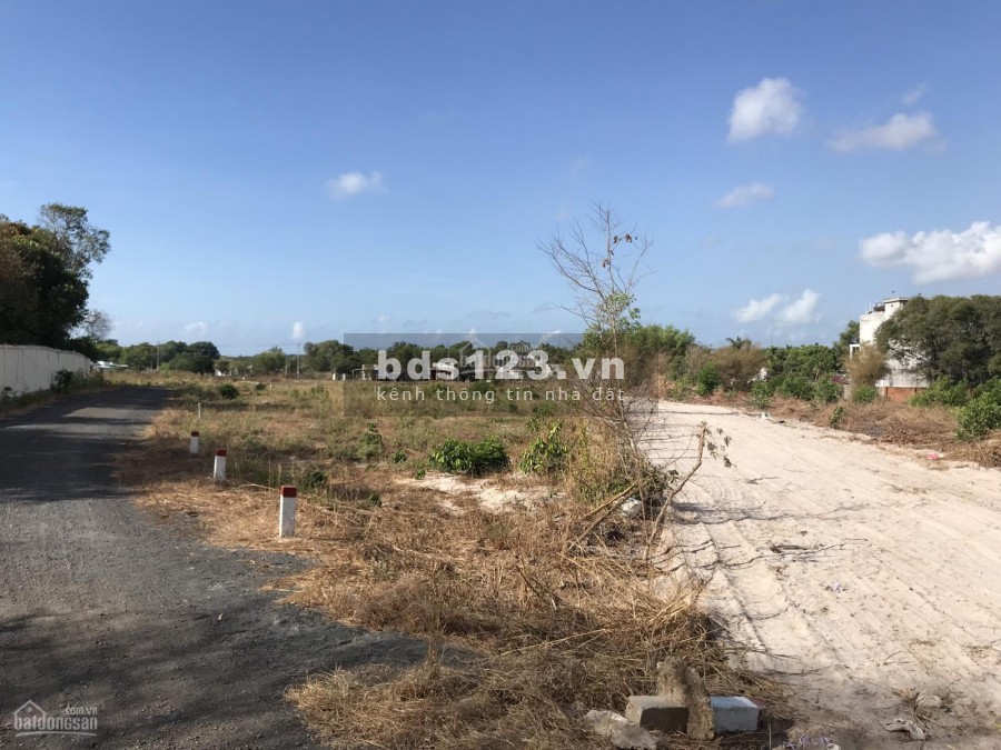 Đất chính chủ Hồ Tràm Giá rẻ chỉ 3,6tr/m2 DT 760m2 duy nhất 1 lô. Sẵn sổ đỏ chờ sang tên