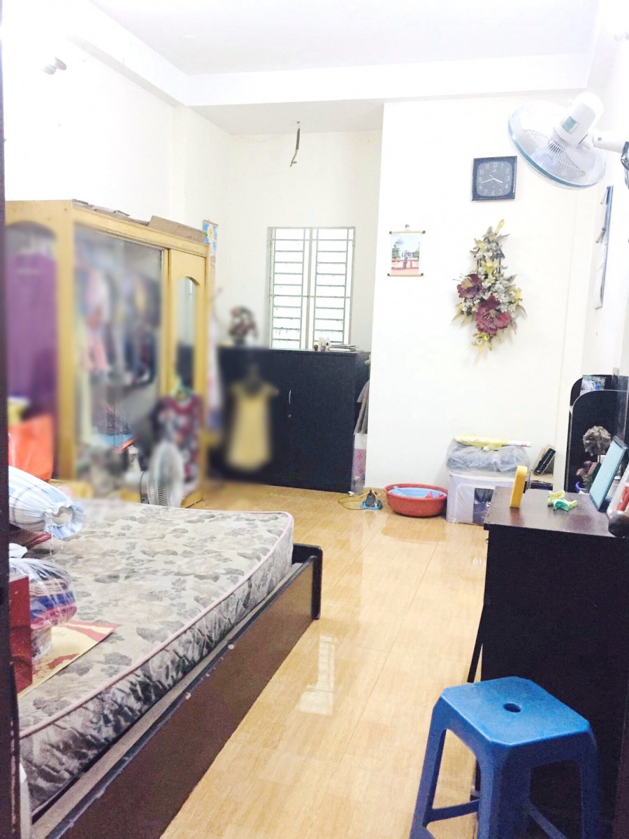 Nhà bán 2 lầu ST đường Thành Thái Phường 14 Quận 10