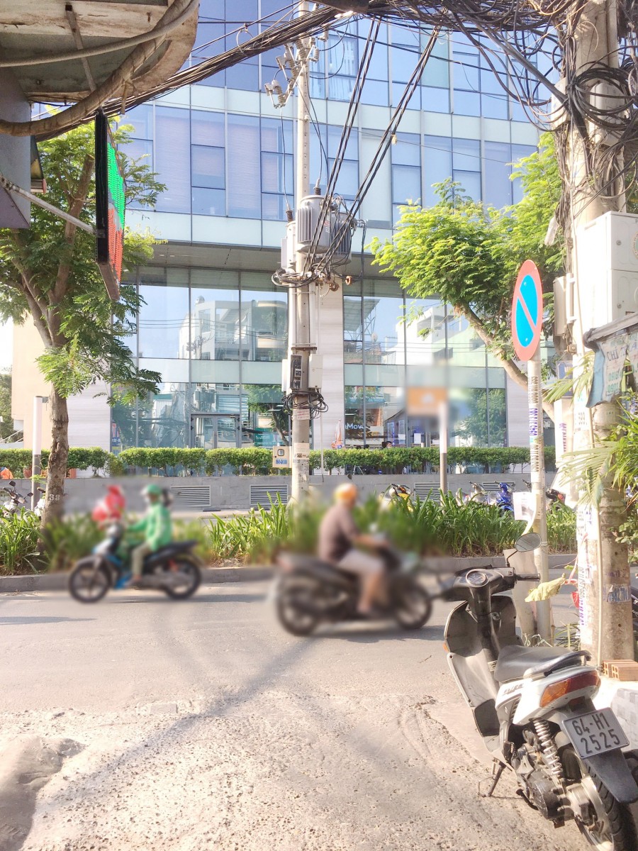 Nhà bán 2 lầu ST đường Thành Thái Phường 14 Quận 10