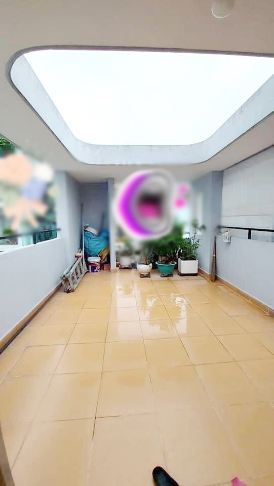 Nhà bán 2 lầu ST đường Thành Thái Phường 14 Quận 10