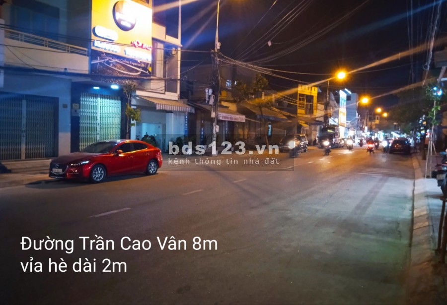 Bán nhà mặt tiền Trần Cao Vân giá rẻ khu đông dân cư, kinh doanh tấp nập