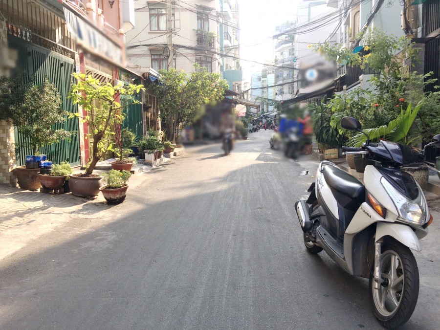 Nhà bán 2 lầu ST đường Thành Thái Phường 14 Quận 10