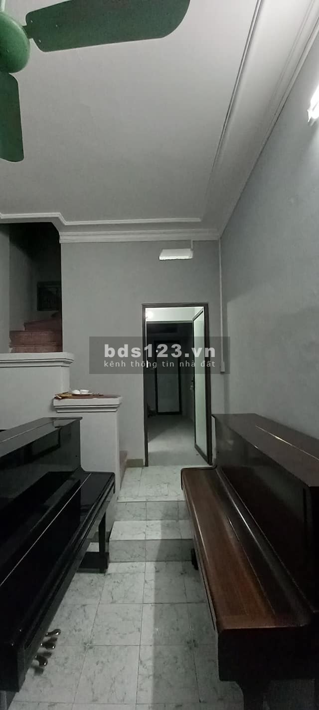 Nhà đẹp giá siêu rẻ Hào Nam Đống Đa 45m2 3 tầng chỉ 3.6 tỷ
