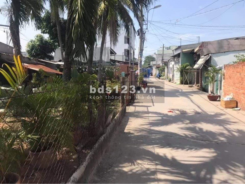 Bán nhà nguyên zin chính chủ, 52m2, 1 trệt, 1 lầu, chỉ nhỉnh 3 tỷ, Trung Mỹ Tây, Quận 12.