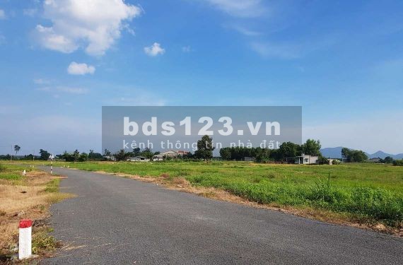 CHÍNH CHỦ BÁN GẤP 7000M2, MẶT TIỀN ĐƯỜNG NHỰA LỚN, DÂN ĐÔNG, CẠNH KHU CHỢ SẮP XÂY DỰNG 470TR