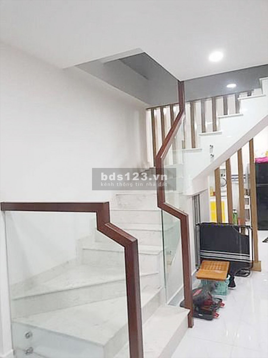 Bán Nhà Quận 10, HXH 4m, chỉ 4,8 tỷ