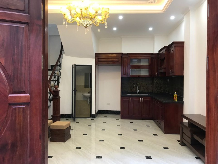 Hạ Giá! Nhà mới, nội thất đẹp Nguyễn Trãi DT 40m2x5T, MT 4m, giá 3tỷ2
