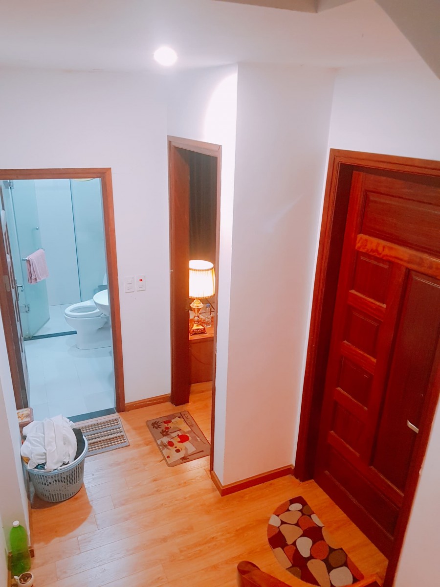 Hạ Giá! Nhà mới, nội thất đẹp Nguyễn Trãi DT 40m2x5T, MT 4m, giá 3tỷ2