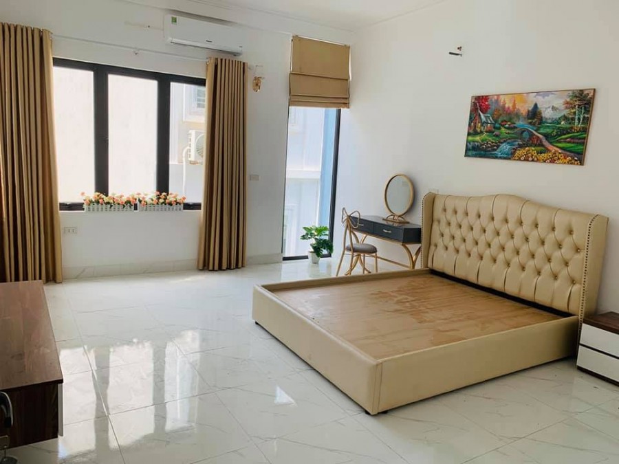 Hạ Giá! Nhà mới, nội thất đẹp Nguyễn Trãi DT 40m2x5T, MT 4m, giá 3tỷ2