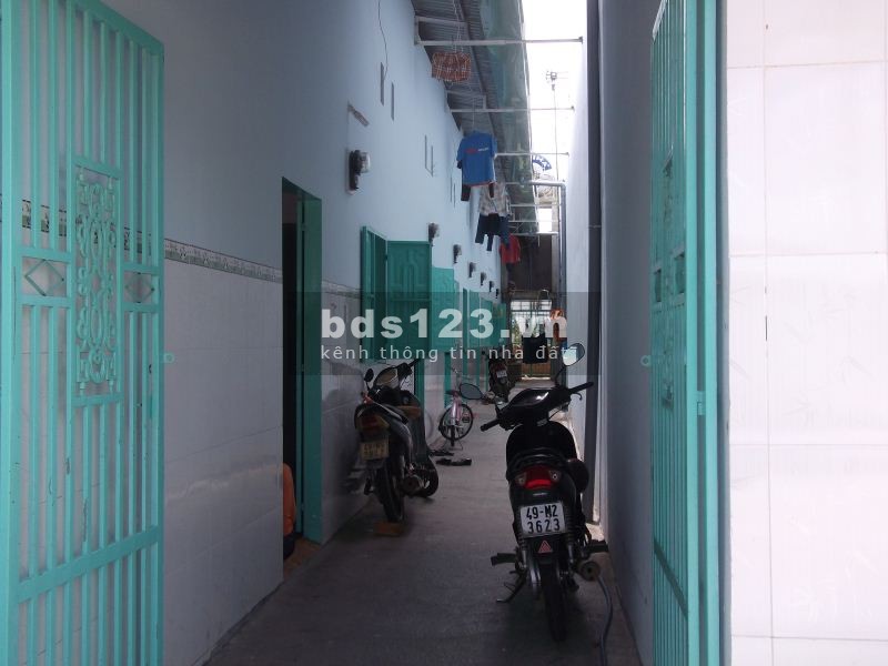 Bán gấp lại dãy trọ ở gần chợ Phú Chánh A, 150m2, giá 850tr, không qua môi giới
