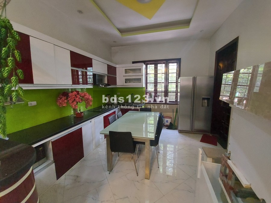 Bán nhà biệt thự ngõ 2 ô tô tránh nhau, 133m2