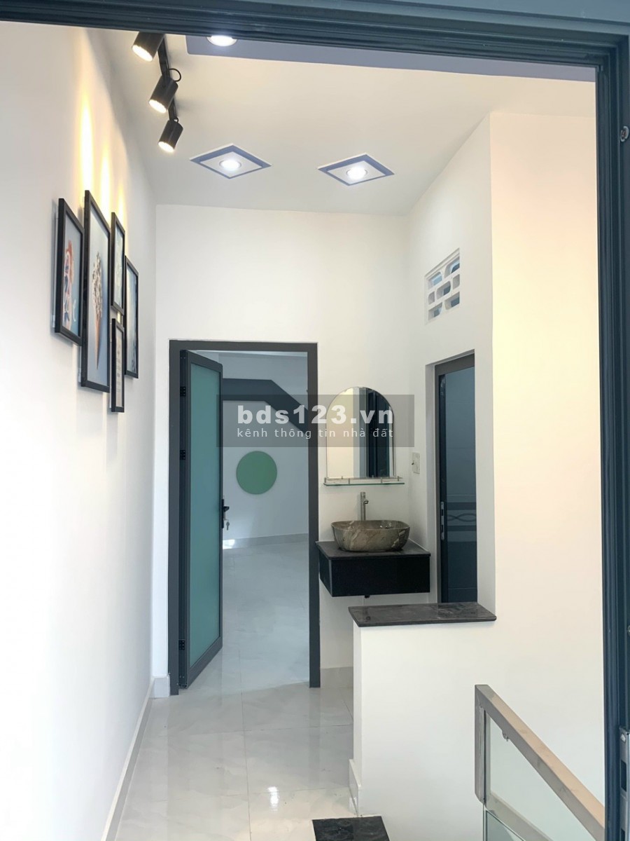 Chỉ còn 1 căn duy nhất HXH 3/2 Quận 10, 1 trệt 1 lầu, xách vali vào ở ngay