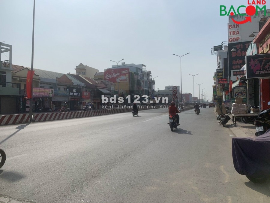 Cần bán nhà mặt tiền đường Đồng Khởi Tân Phong