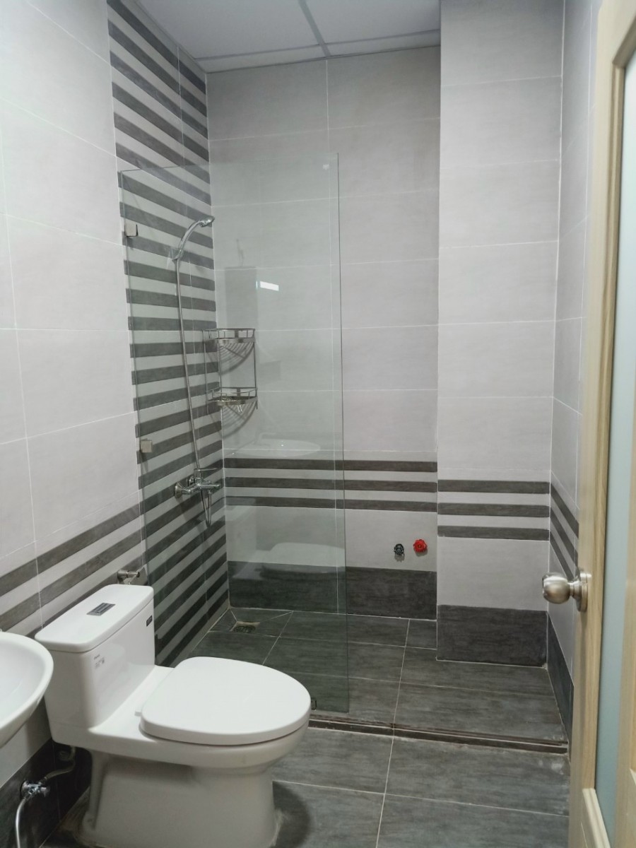 Nhà Bán Hoàng Văn Thụ, Tân Bình 48 m2, 4Lầu 4PN , 4 WC Giá Rẻ.