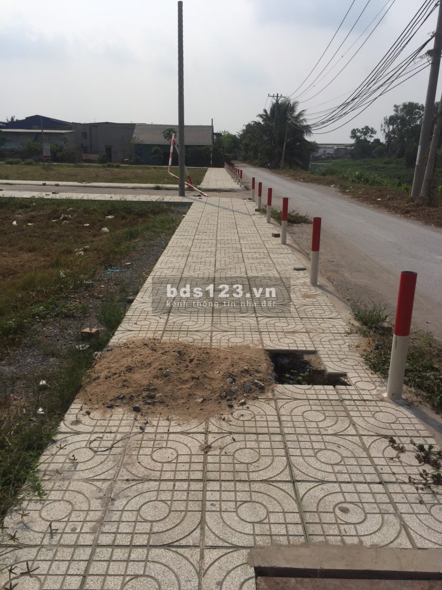 Cần bán lô đất mặt tiền. giá còn thương lượng