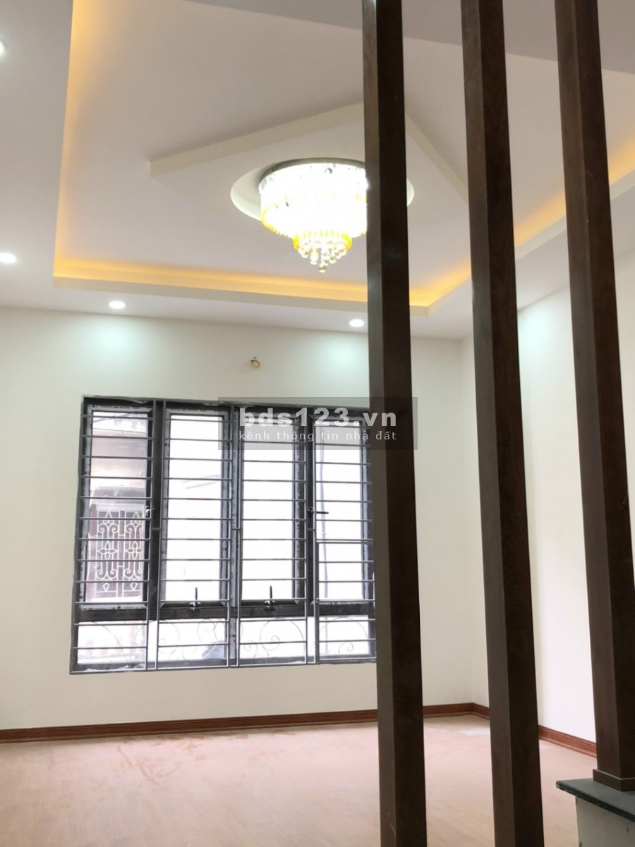 Nhà 5 tầng 42m2 phố Lê Hồng Phong, ô tô đỗ cổng ngày đêm. 0911338399.