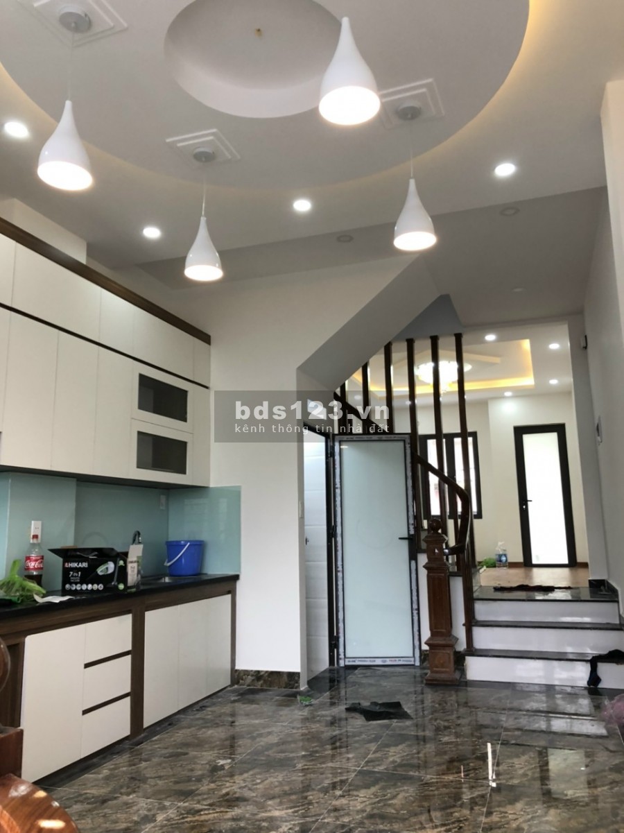 Nhà 5 tầng 42m2 phố Lê Hồng Phong, ô tô đỗ cổng ngày đêm. 0911338399.