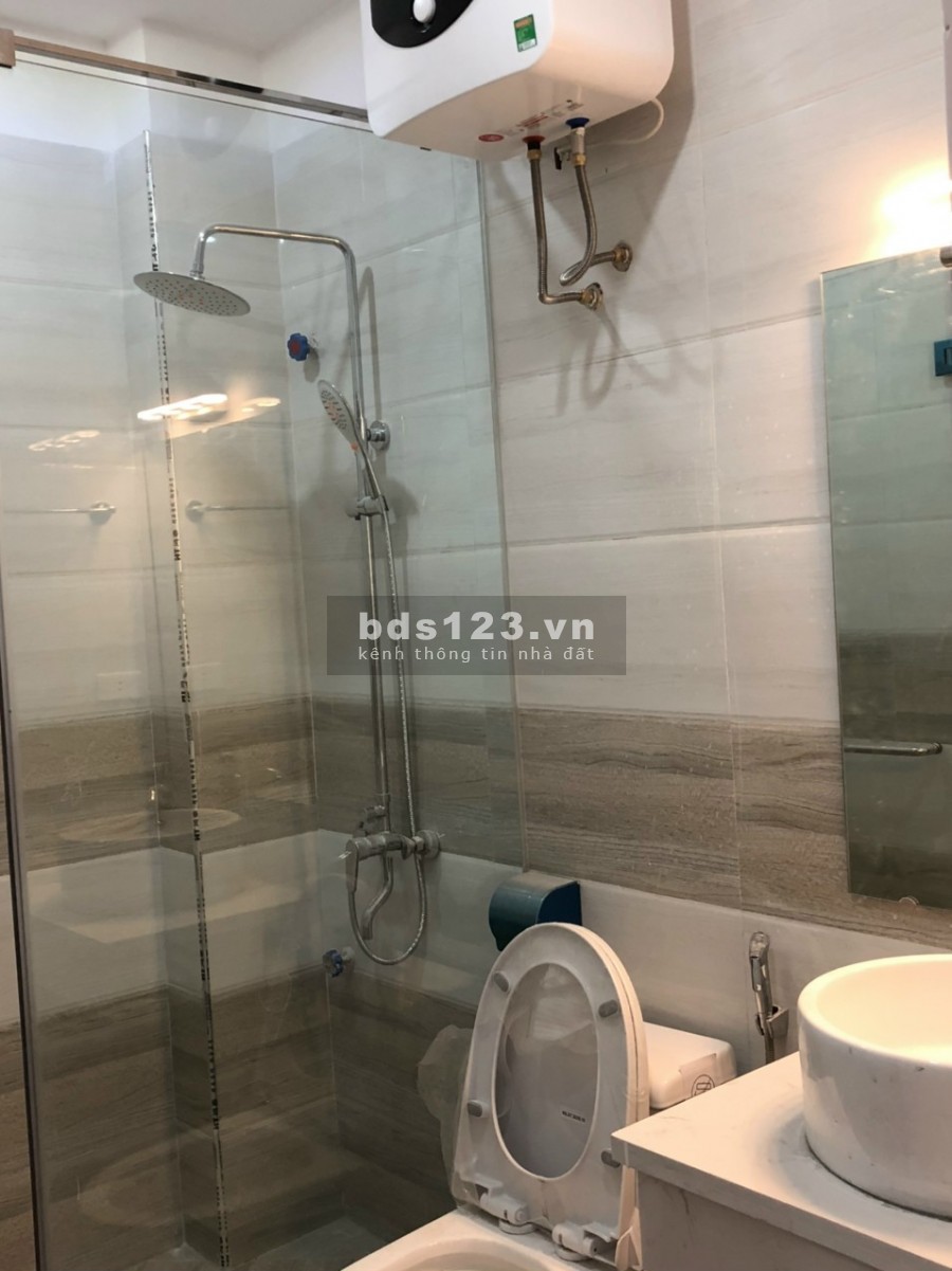 Nhà 5 tầng 42m2 phố Lê Hồng Phong, ô tô đỗ cổng ngày đêm. 0911338399.