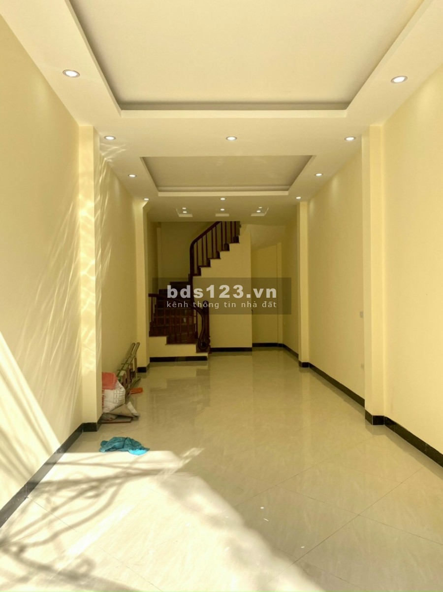 Nhà 5 tầng 42m2 phố Lê Hồng Phong, ô tô đỗ cổng ngày đêm. 0911338399.