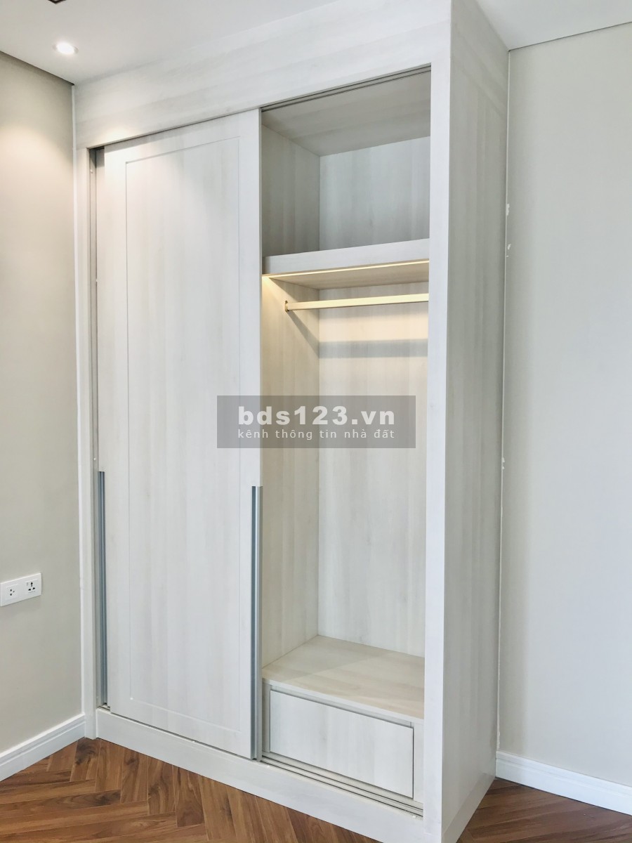 Cho thuê căn hộ King Palace 100m2-3pn đồ cơ bản,nhà mới 100%.Giá: 20Tr/Tháng