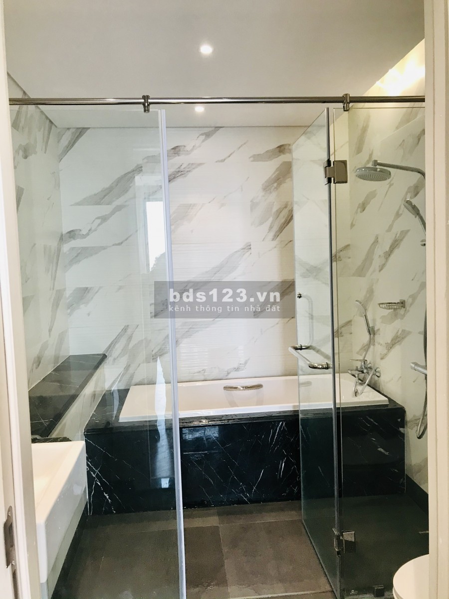 Cho thuê căn hộ King Palace 100m2-3pn đồ cơ bản,nhà mới 100%.Giá: 20Tr/Tháng