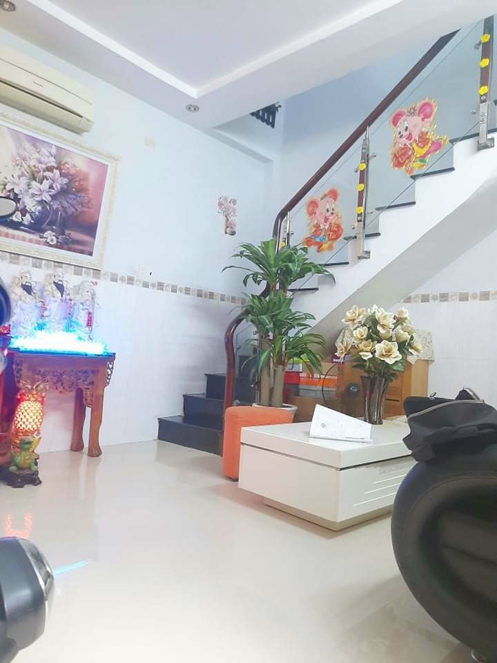 Bán Nhà Hoàng Văn Thụ, Tân Bình 48 m2, 4Lầu 4PN , 4 WC Giá Rẻ.