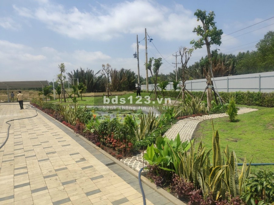 900 triệu (25%) sở hữu nhà phố ven sông liền kề KCN Long Hậu