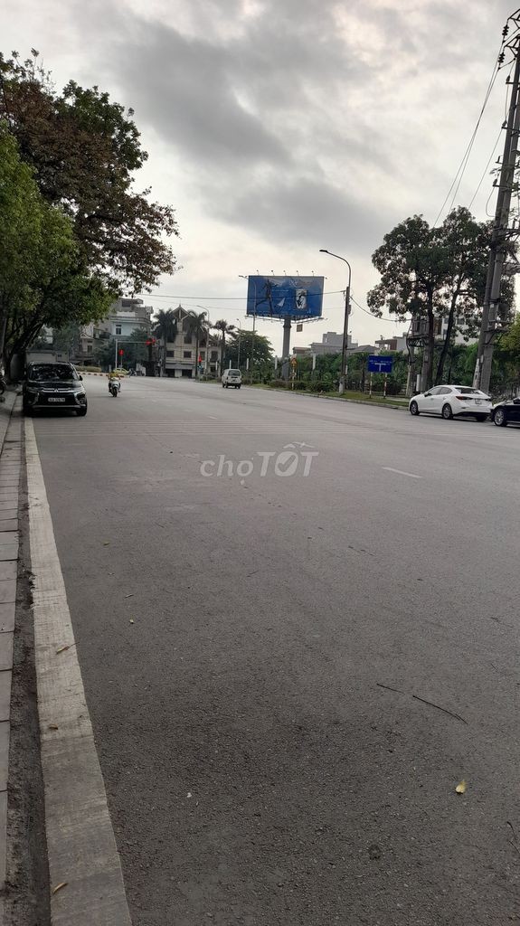 Cho thuê nhà mặt tiền làm văn phòng Ngân hàng
