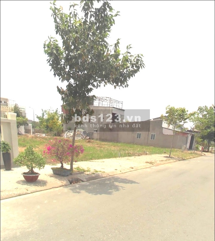 Bán gấp đất MT Phạm Thái Bường, Phú Mỹ Hưng, Tân Phong, Q7. Giá chỉ 1.8tỷ/90m2, SHR, xây tự do, 0938274090 Kim